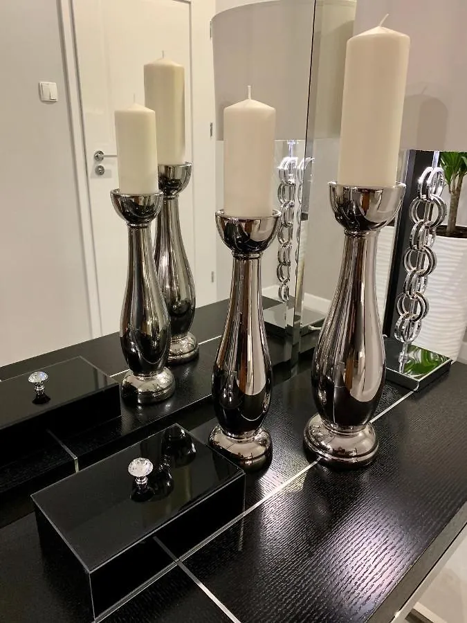Zlota Luxury Apartments Varšava