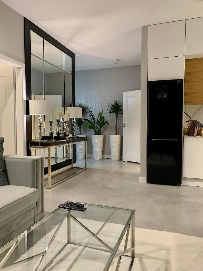 Zlota Luxury Apartments Βαρσοβία 0*,  Πολωνία